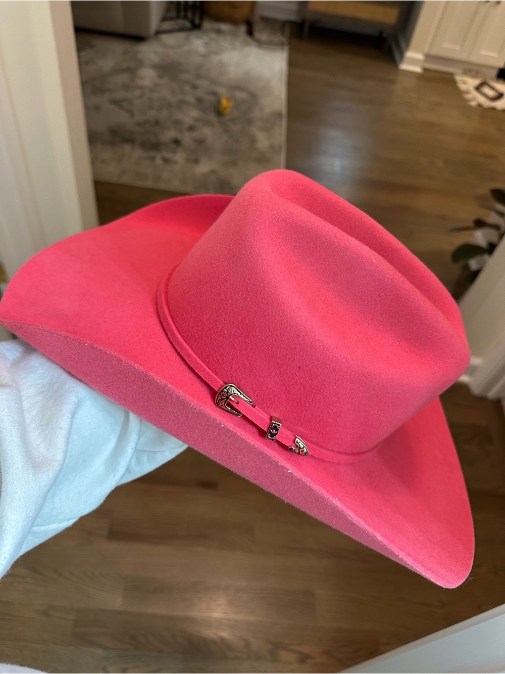 Women's Pink Felt Western Hat with Silver Buckle Accent Cowboy/ cowgirl hat